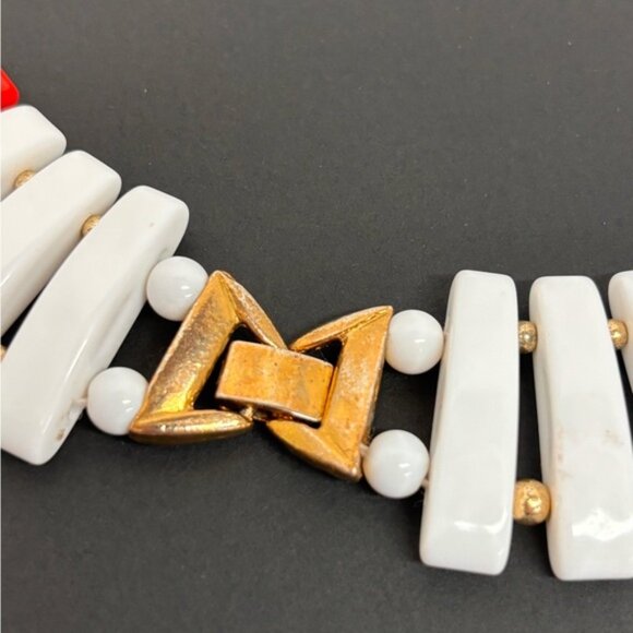 Retro Bold Red and White Statement Choker Necklace - Picture 15 of 16